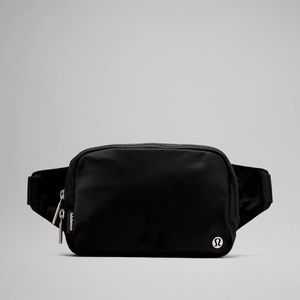 NWT Everywhere Belt Bag LARGE Black Lululemon